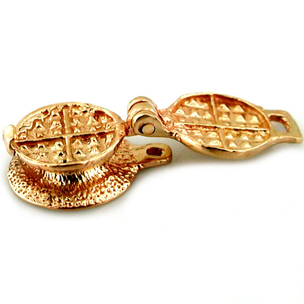 14k Gold Waffle Maker 3D Movable Charm