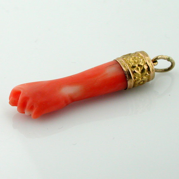 18K Gold Mano Fico Carved Natural Salmon Coral Hand Figa Vintage Charm Pendant