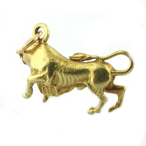 Toro Bull Fighting UNO.A.R Vintage 18K Gold Charm