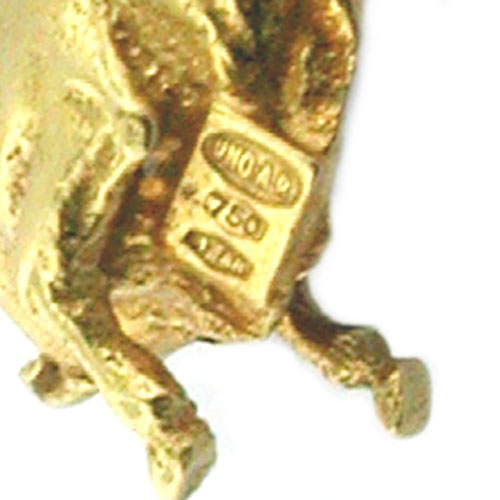 Toro Bull Fighting UNO.A.R Vintage 18K Gold Charm
