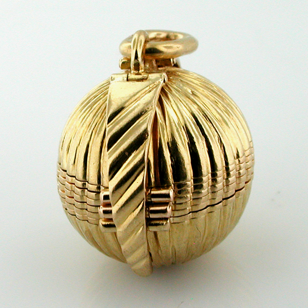 Globe Ball Picture Photo Locket Vintage  18K Gold Charm Pendant